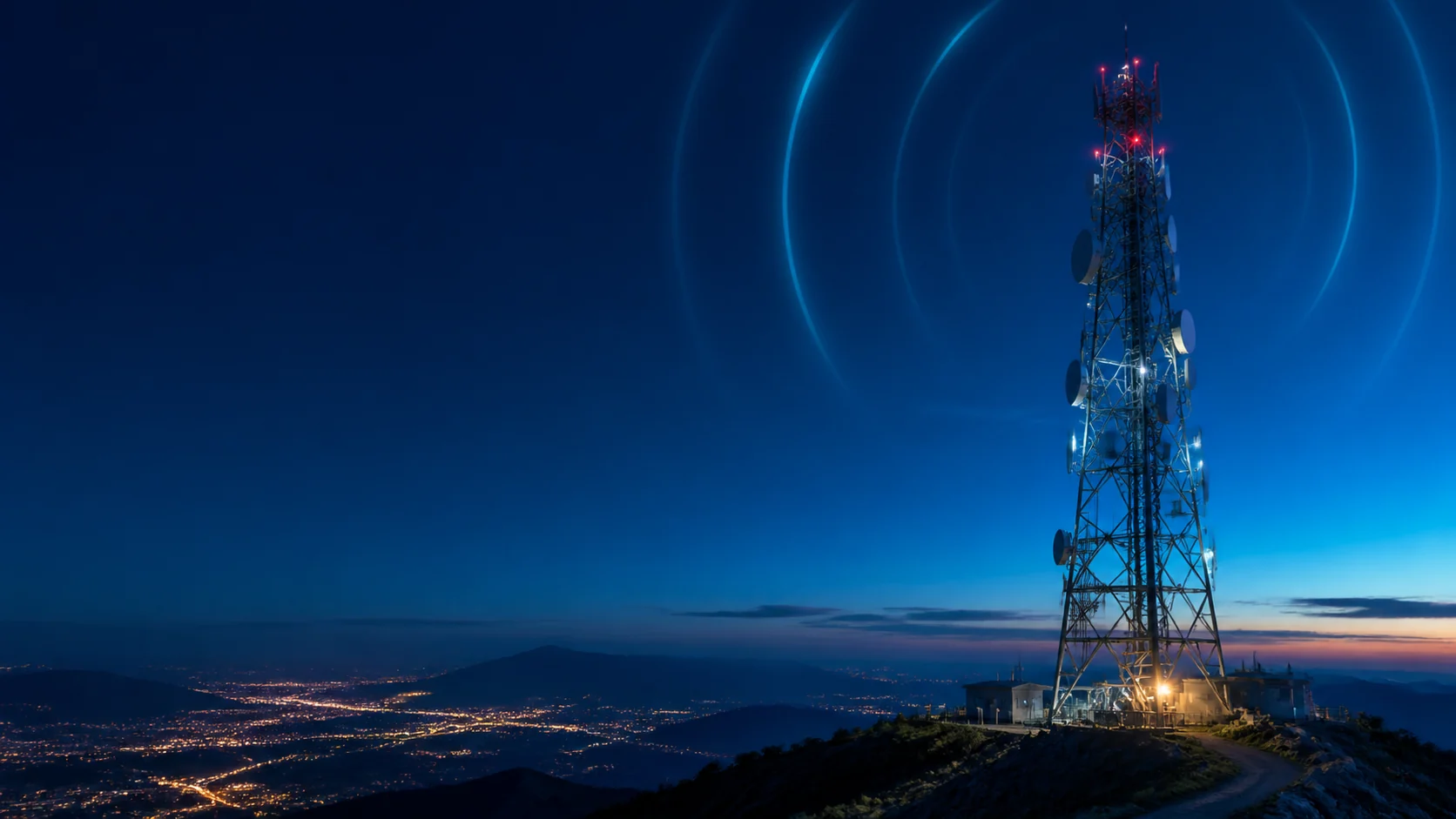 Infraestrutura de telecomunicações em uma estação elevada ao entardecer